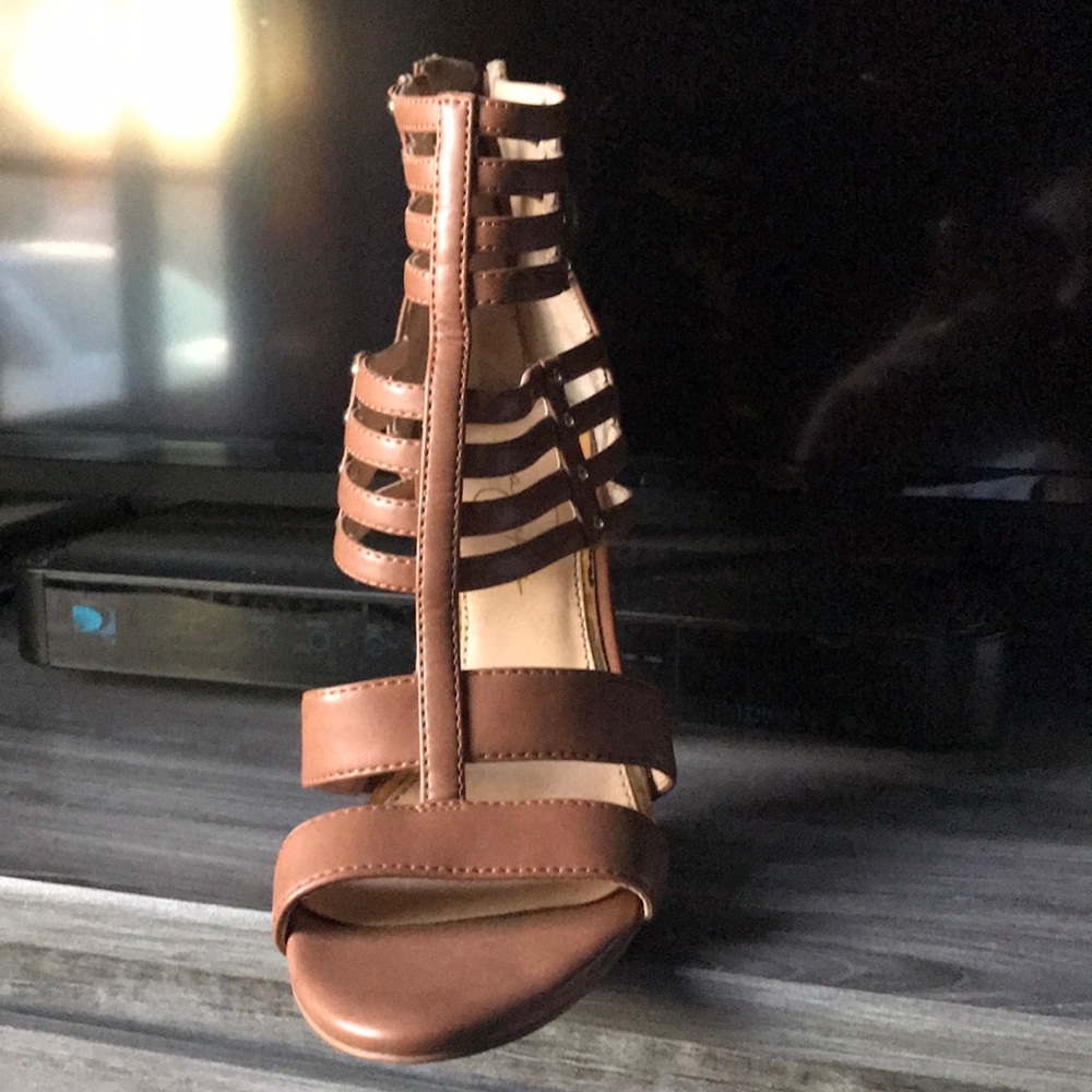 Heels - Picture 2 of 4